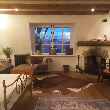 Cozy Old Town Historic House דירה *