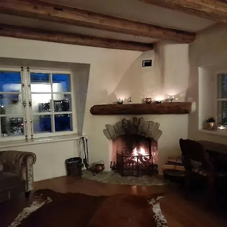 Cozy Old Town Historic House Apartment *