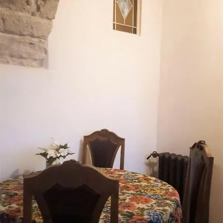 Cozy Old Town Historic House Apartman