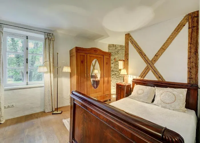 Cozy Old Town Historic House * טאלין