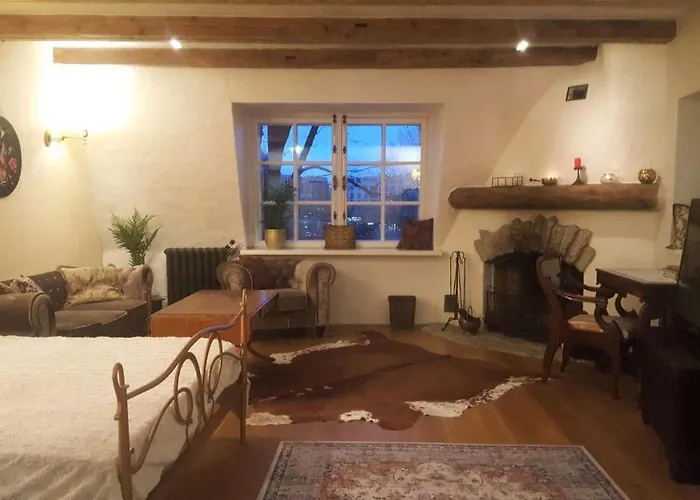 Cozy Old Town Historic House דירה *